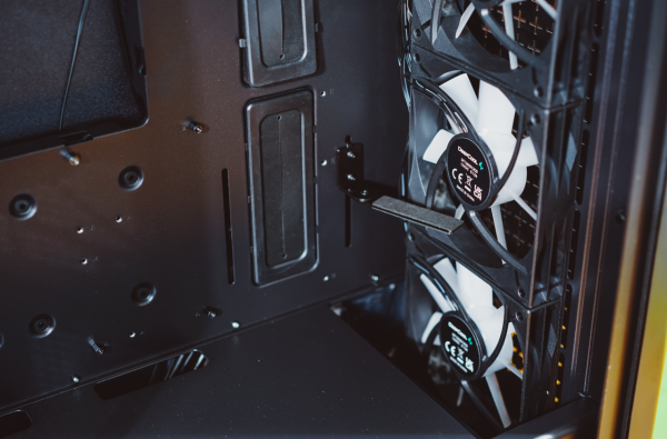 九州風神CK560裝機體驗:別出心裁的低調,但相容與散熱效能超強 九州風神CK560裝機體驗:別出心裁的低調,但相容與散熱效能超強