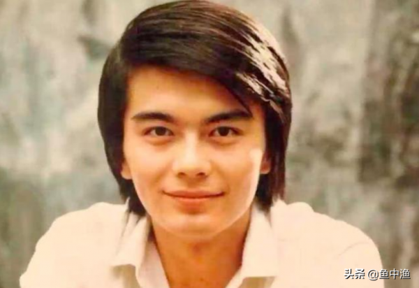 花心帥哥“祁同偉”，經歷四段婚姻，大美女何晴為他著迷