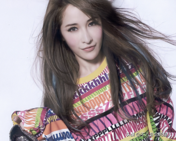 31位女星素顏名場面！浮腫油膩、憔悴老態，還暴露動臉痕跡