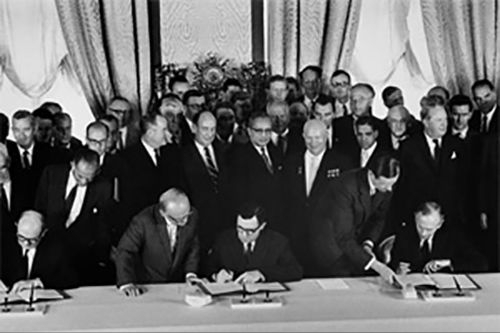 美蘇帶頭，共63國簽署禁止在海底試驗核武器條約，中法為啥不籤？