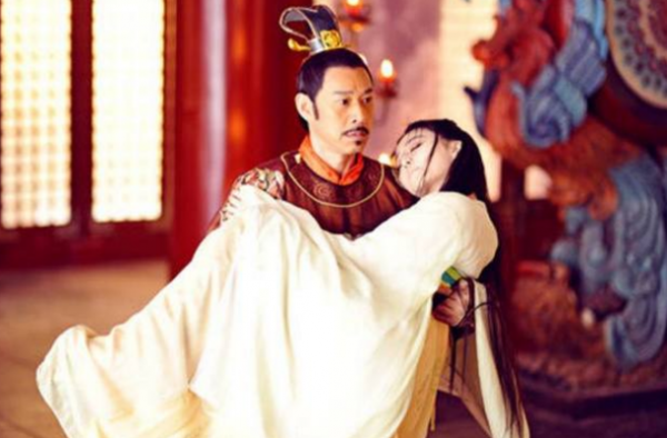 那些被“公主抱”給打敗的男演員,網友只對張豐毅表示理解 那些被“公主抱”給打敗的男演員,網友只對張豐毅表示理解