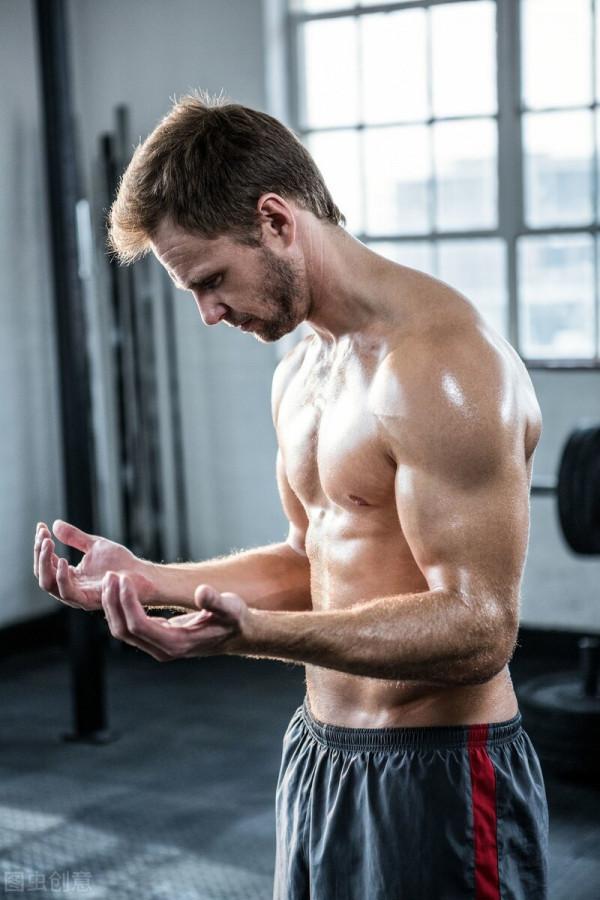 30歲後肌肉流失加快，一組力量訓練塑造緊實身材，減緩衰老速度