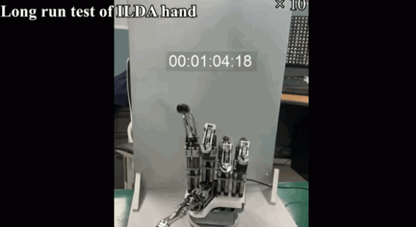 輕鬆抓雞蛋、剪紙、夾晶片，這隻“機械爪”堪比人手