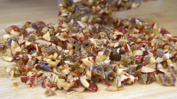 秋日忌寒涼,多吃3紅3白,少吃2綠,潤肺去秋燥,一家老小身體棒 秋日忌寒涼,多吃3紅3白,少吃2綠,潤肺去秋燥,一家老小身體棒