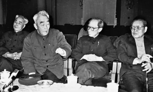 1989年，黃維訪問臺灣前夕，國民黨方面力勸他留在臺灣，被他拒絕