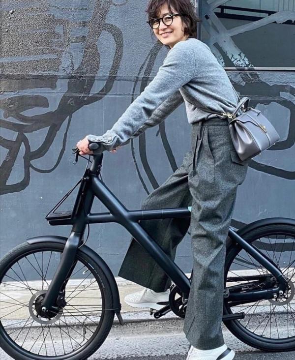 奔六的女人最養眼的打扮!得體大方又有韻味,時尚減齡還有品位 奔六的女人最養眼的打扮!得體大方又有韻味,時尚減齡還有品位