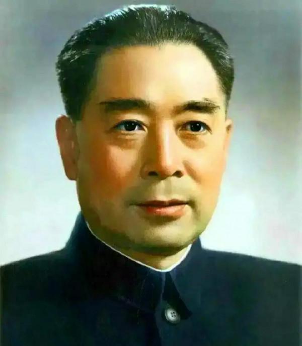 1976年1月8日，敬愛的周總理與世長辭，他一生為國為民，鞠躬盡瘁