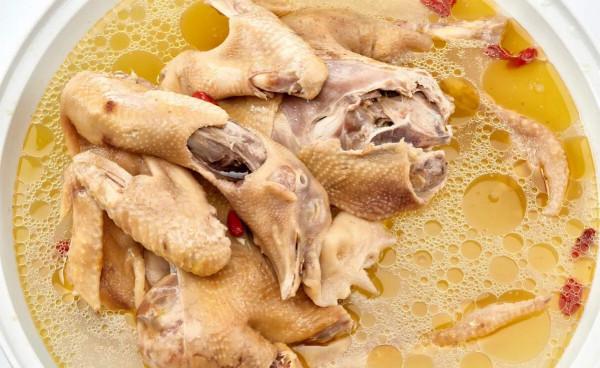燉雞忌加什麼，怎麼做好吃？牢記2不加3技巧，雞肉不柴，滑嫩彈牙