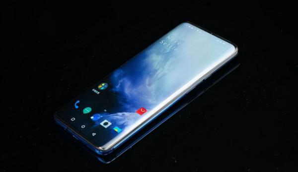 你還記得手機的預設桌布麼？