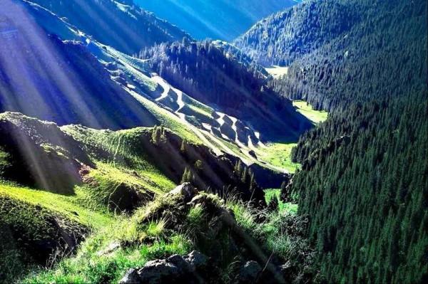 大美新疆自駕遊——到夏爾希裡感受風景如畫 大美新疆自駕遊——到夏爾希裡感受風景如畫