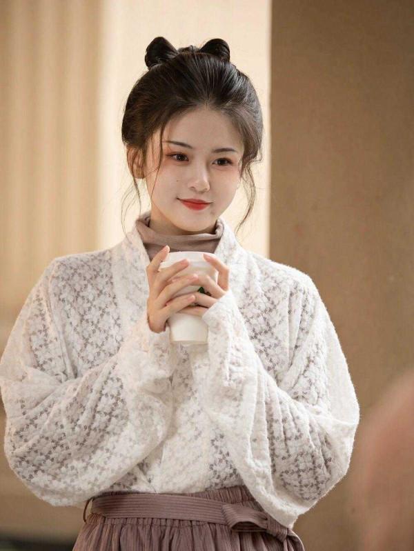 漢服元素衣服“火”了,穿上讓你提升氣質又溫婉,美出了新高度 漢服元素衣服“火”了,穿上讓你提升氣質又溫婉,美出了新高度