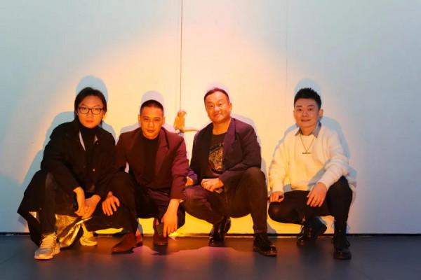 林惠興《人間劇場Ⅱ》: 今天我們只感受人間的喜悅