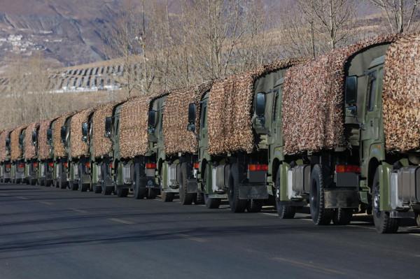 馳騁千里！高原汽車兵勇闖天路