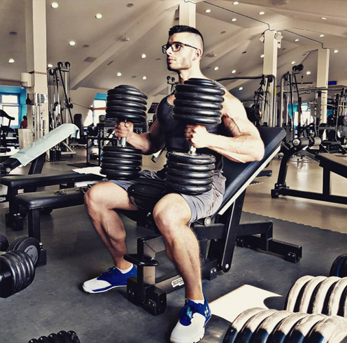 肌肉圍度適中，體脂率低，比例協調，這才是好身材的標誌