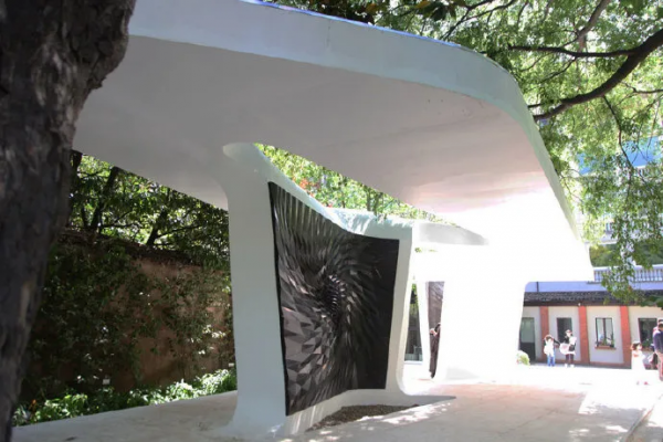 當歐式古典碰上現代工業,狠狠拿捏了 當歐式古典碰上現代工業,狠狠拿捏了