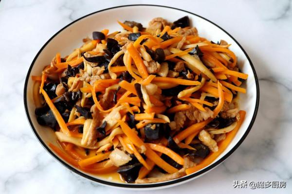 老公今天不加班，全職媽媽做了一大桌菜，花錢不多實惠又好吃