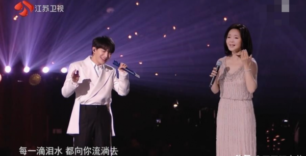 27位明星的跨年，有人翻車，有人悶聲幹了件大事上了《新聞聯播》