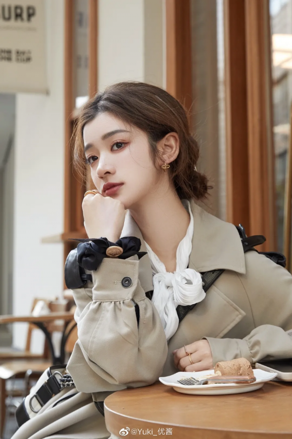 馬丁靴+連衣裙=秋冬王炸組合，顯高顯瘦，時髦慘了