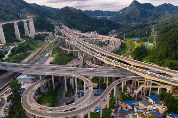 6座山山山山山山城，藏著最立體的世界