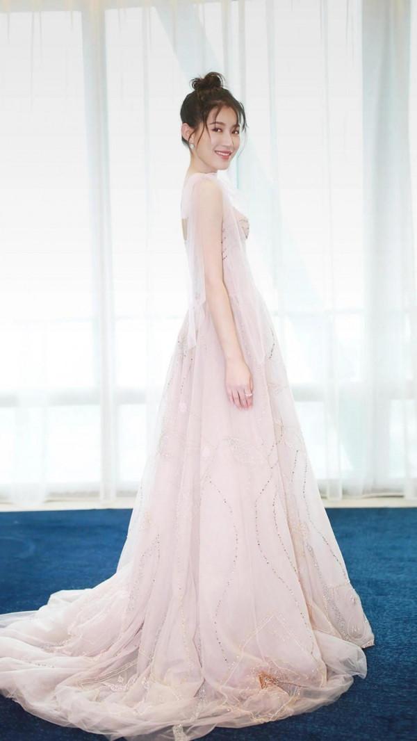 被夾板氣逼瘋的皇帝