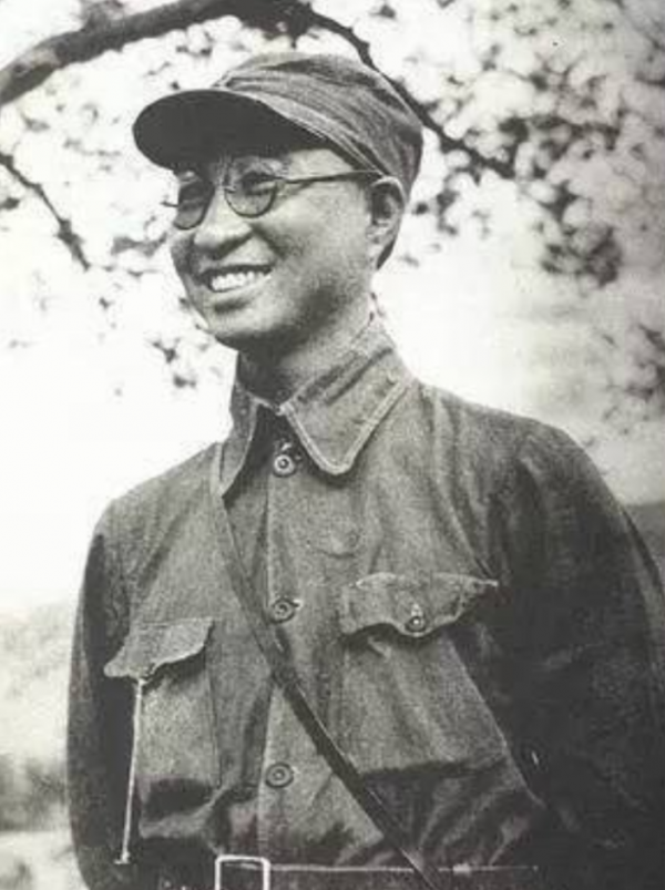 傅涯與陳賡日久生情，結婚3年後，一小夥找上門：我是陳賡的兒子