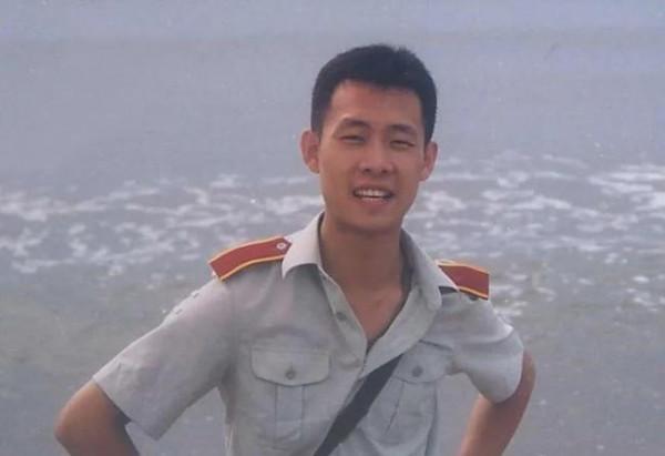 扮酷耍帥就別演軍人，看看這7位男星的表演