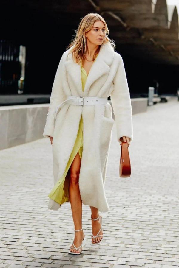 外套裡面別總穿衛衣了，今冬這樣穿最流行