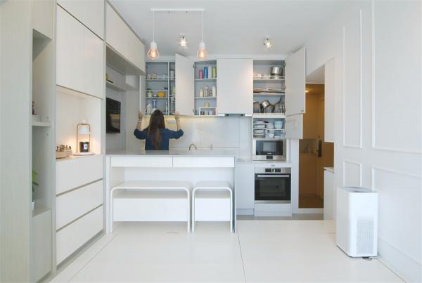 香港80後夫妻買下45㎡小家，搭起地臺將兩室變三室，網友：真的服