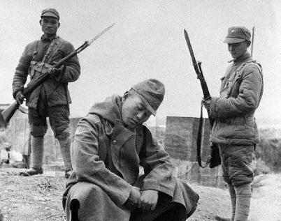 來聽一聽父輩們是怎麼評價小鬼子的，和你在電視上看得完全不一樣