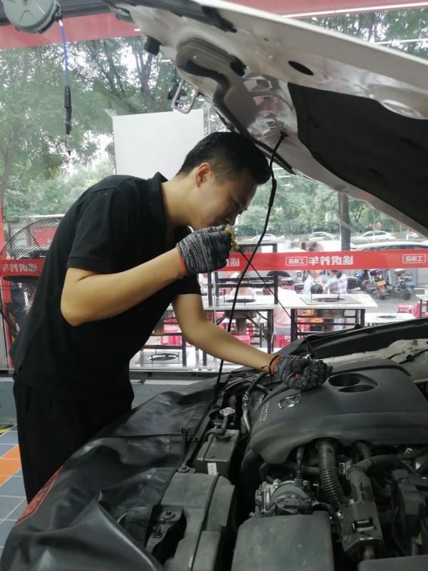 我，高中畢業學汽修，28歲自考讀完本科，32歲創業身家百萬