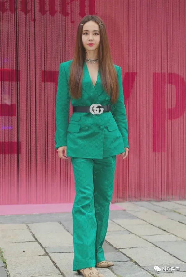 剛誇完熱巴，她一轉身就上了黑榜？