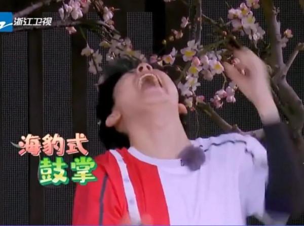 範丞丞 咆哮式傳詞笑翻