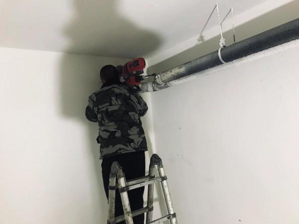 一樓帶小院的房子今天獨立下水改造完工