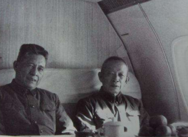 1947年孟良崮戰役，許世友怒摔粟裕電話，戰後不出來，怕被陳毅罵