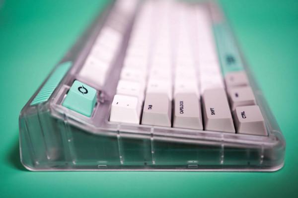 從效能到設計都是2021最大驚喜，鋁廠OG80蟲洞到底有多特別