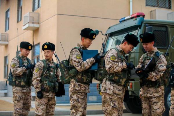 武警部隊的21式作訓服，換上了