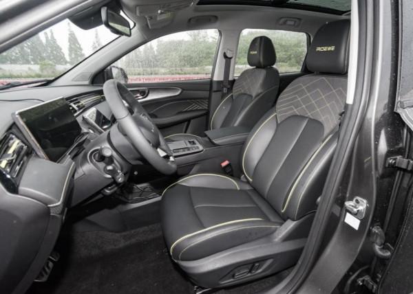 顏值升級，尺寸更大，榮威RX5 PLUS也著急了，要搶銷量