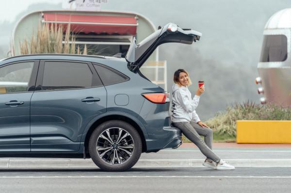 小姐姐和福特銳際暢遊魔幻重慶，是什麼讓她徹底種草？