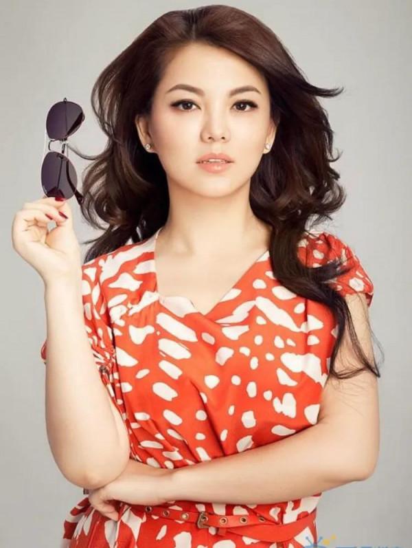 這應該是李湘狀態最好看的時候，有一張照片特別像詠梅