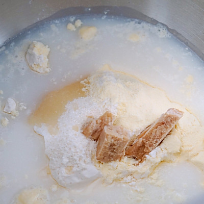 軟綿綿的手撕牛奶排包｜奶香味這麼做，吃前一定備足飯