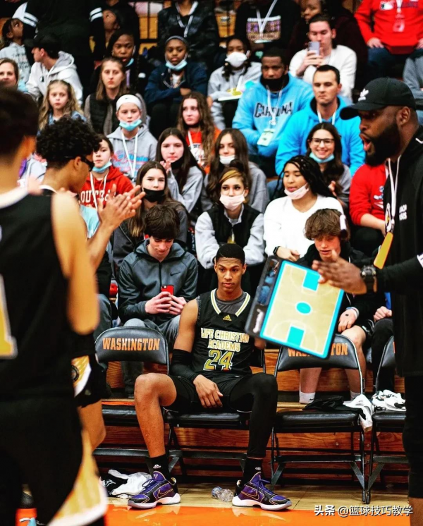 6歲截肢17歲單臂奪下扣籃冠軍！伊曼紐爾可能成為NBA首位獨臂球員