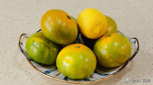 入冬後,碰到酸桔子這樣吃,整上20斤,隨吃隨取,放一冬天沒問題 入冬後,碰到酸桔子這樣吃,整上20斤,隨吃隨取,放一冬天沒問題