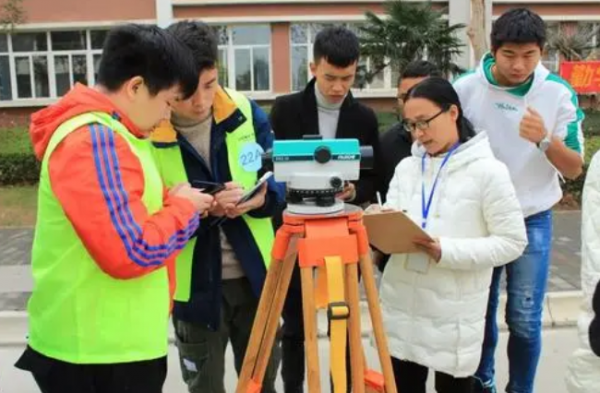 “家庭越富裕的孩子，越不願意學理工科”普查結果，讓人無話可說