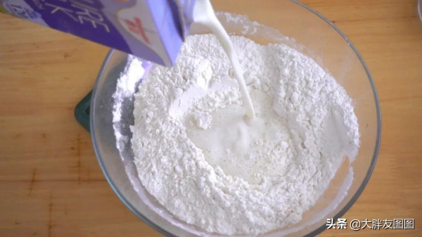 不要烤箱，電飯鍋做鹽麵包的方法，手工揉麵，無器械