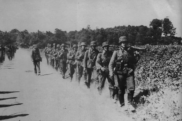 德國警衛旗隊師，深受希特勒寵愛的部隊，到底有多囂張？