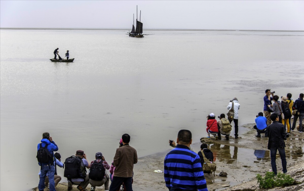 梅山水庫蓄水60年,絕戶網屢禁不止,“偷魚”的代價有多大? 梅山水庫蓄水60年,絕戶網屢禁不止,“偷魚”的代價有多大?