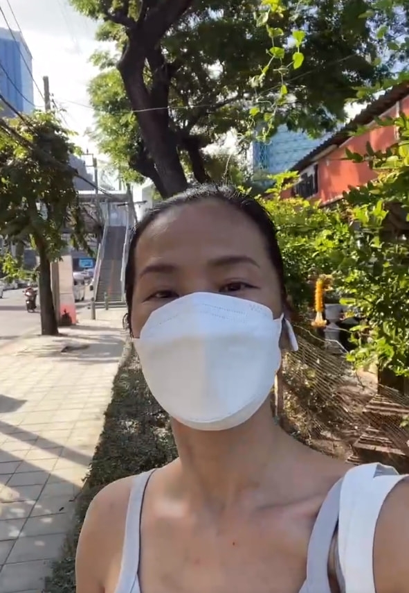 韋唯穿吊帶曬自拍,面板黝黑眼紋明顯,確實是個58歲的大媽了 韋唯穿吊帶曬自拍,面板黝黑眼紋明顯,確實是個58歲的大媽了