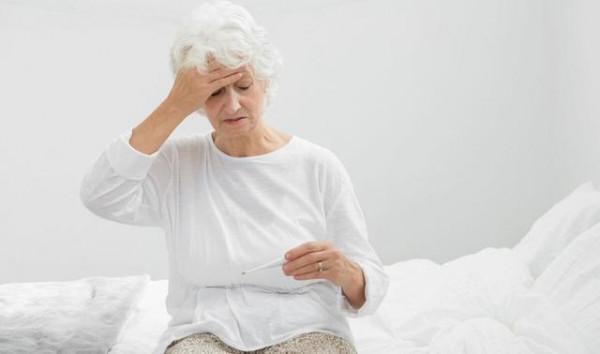 老人經常冒“虛汗”，是怎麼回事？知曉了這4個原因，儘早調理