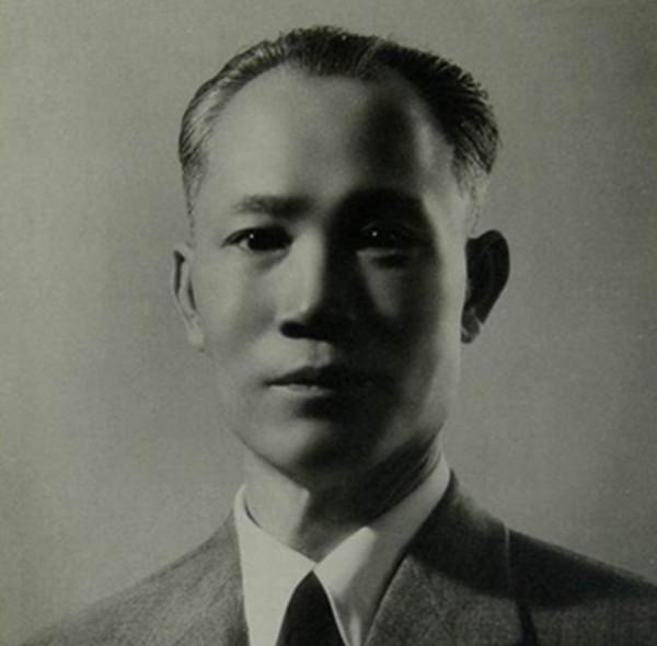 彭紹輝左臂被打斷成獨臂,全國解放後彭德懷撫著斷臂,向他道歉 彭紹輝左臂被打斷成獨臂,全國解放後彭德懷撫著斷臂,向他道歉