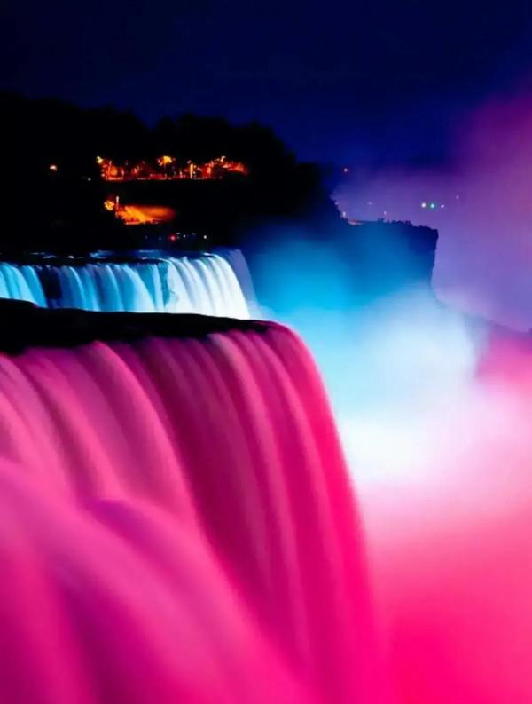 分享圖片&mdash;&mdash;世界彩色大瀑布